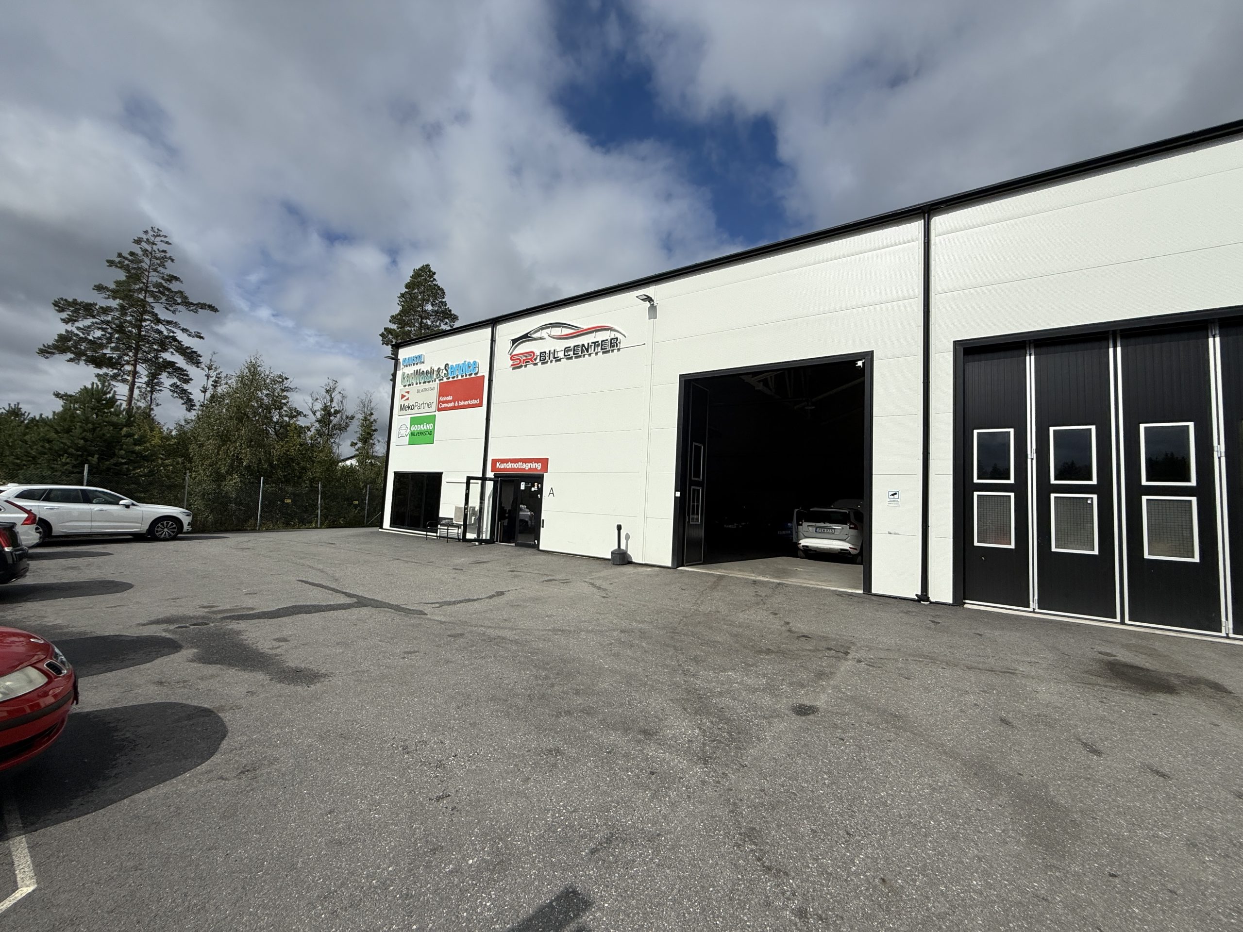 Bilverkstad + Carwash & Service